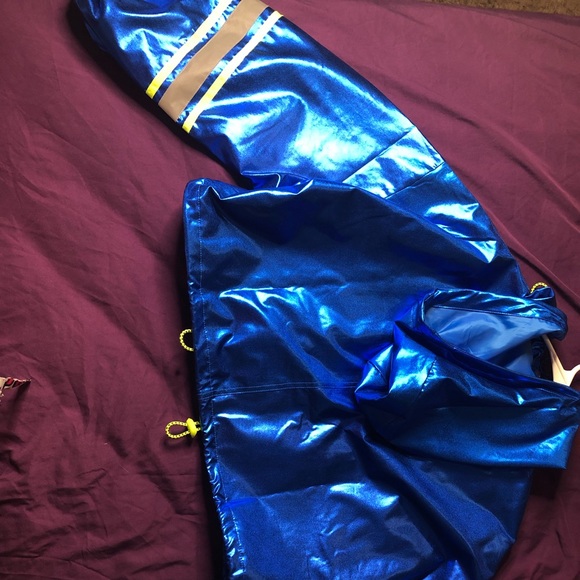 Cropped Holographic Jacket: - Picture 4 of 4